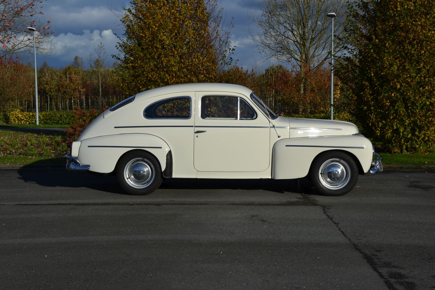 Classic Park Cars | Volvo PV544