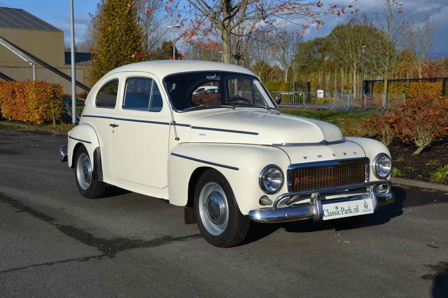 Classic Park Cars | Volvo PV544