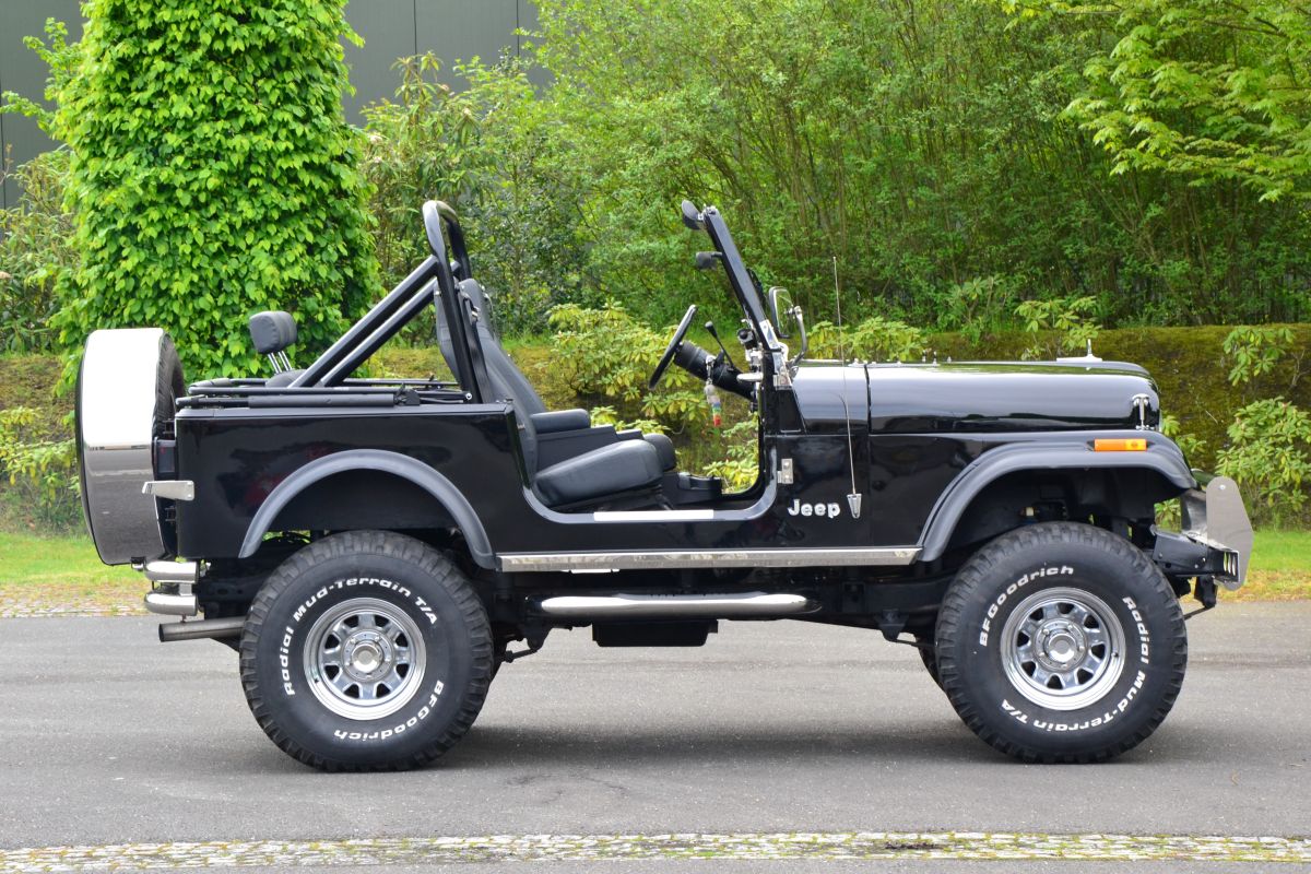 Jeep CJ7 5.0 V8 - Classic Park Cars